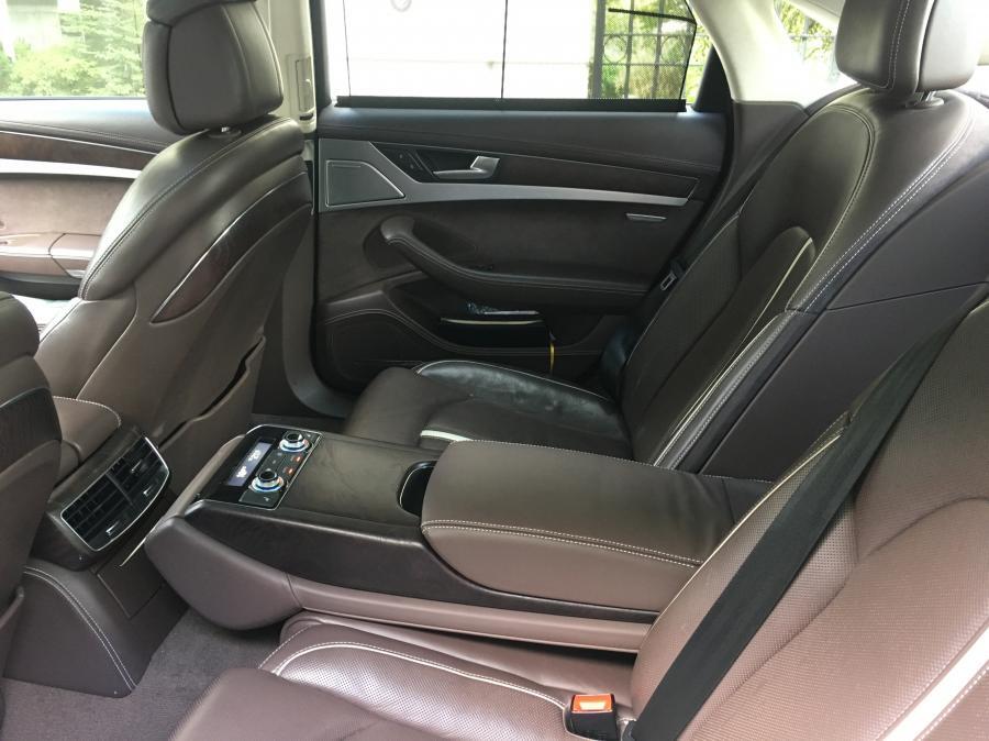 audi-a8-06-2011-6.jpg