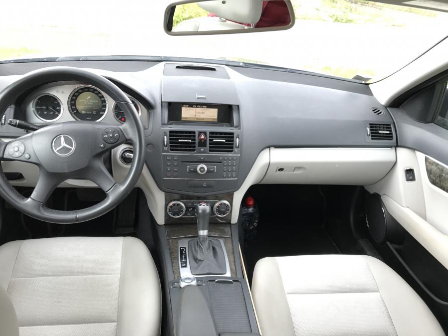 mercedes-c220-06-2009-4.jpg