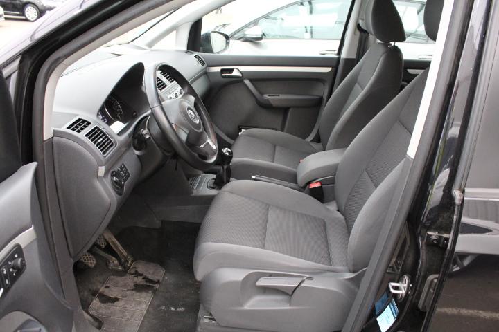 volkswagen-touran-11-2012-0tji-6.jpg
