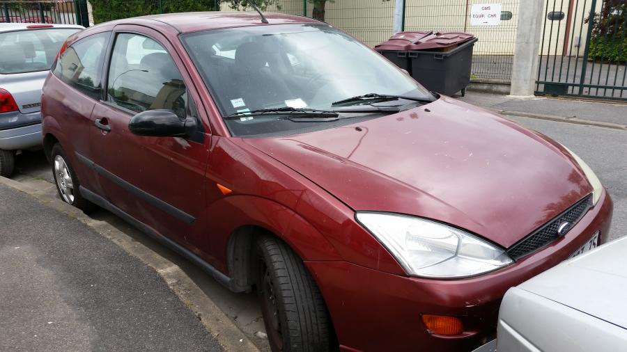 ford-focus-08-1999-2.jpg