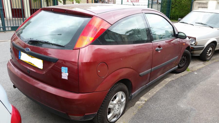 ford-focus-08-1999-3.jpg