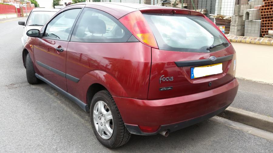 ford-focus-08-1999-4.jpg