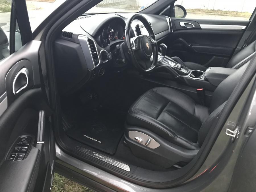 porsche-cayenne-12-2011-6.jpg
