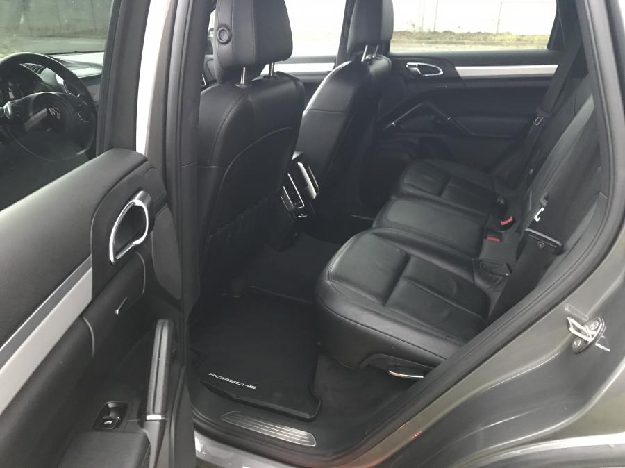 porsche-cayenne-12-2011-7.jpg