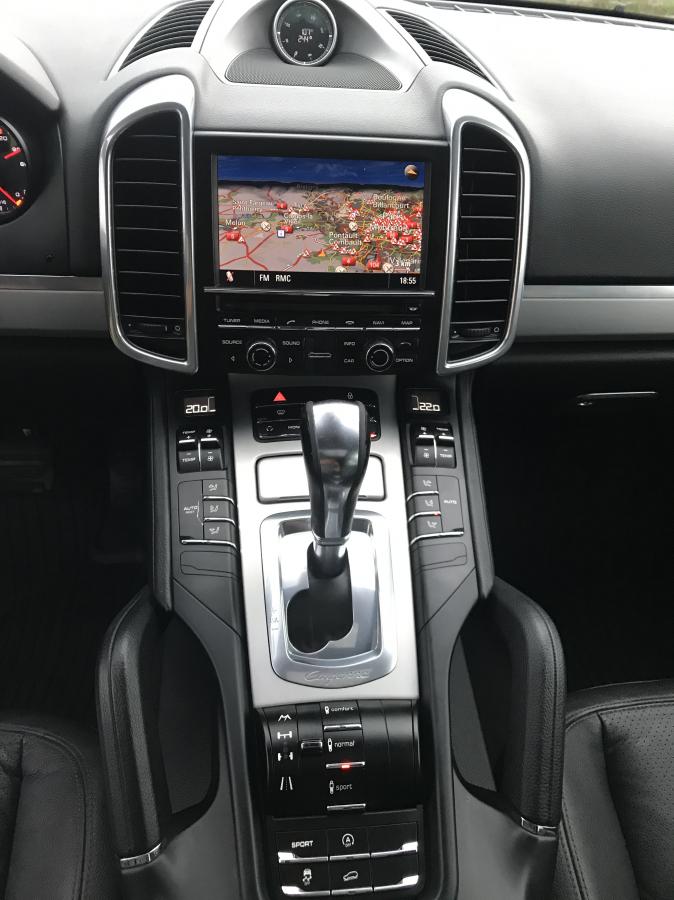 porsche-cayenne-12-2011-8.jpg