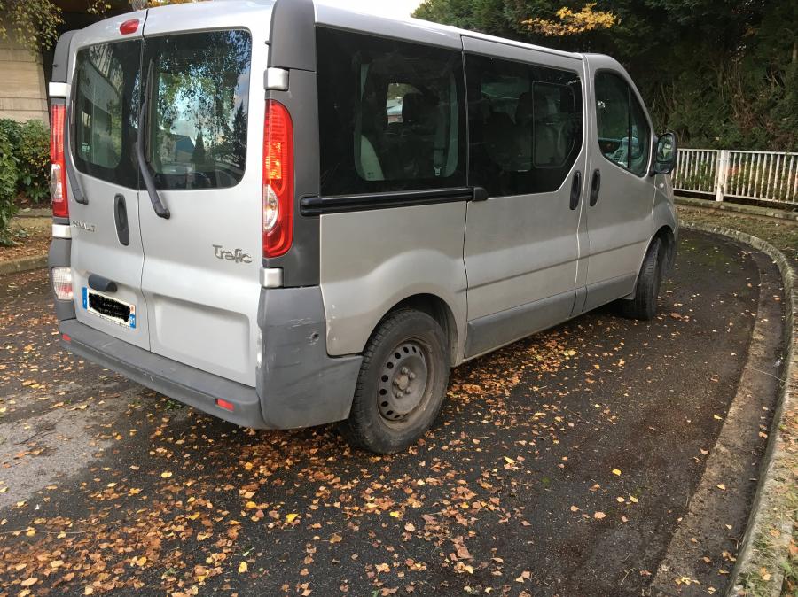 renault-trafic-12-2011-3.jpg