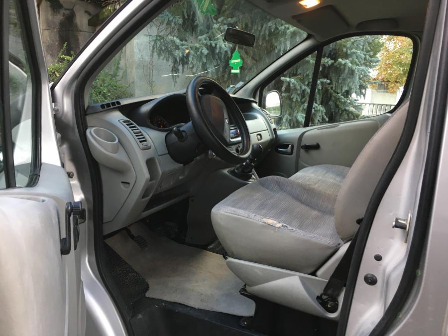 renault-trafic-12-2011-4.jpg