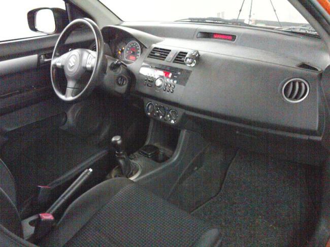 suzuki-swift-05-2006-hhlf-3.jpg