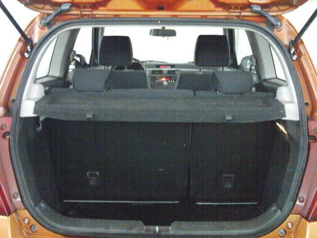 suzuki-swift-05-2006-hhlf-4.jpg