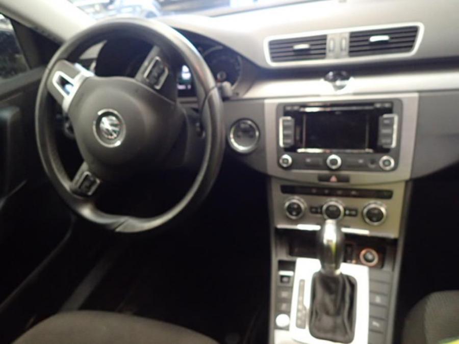 volkswagen-passat-08-2013-4.jpeg