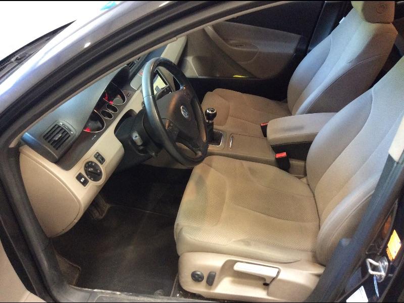 volkswagen-passat-10-2006-5.jpeg