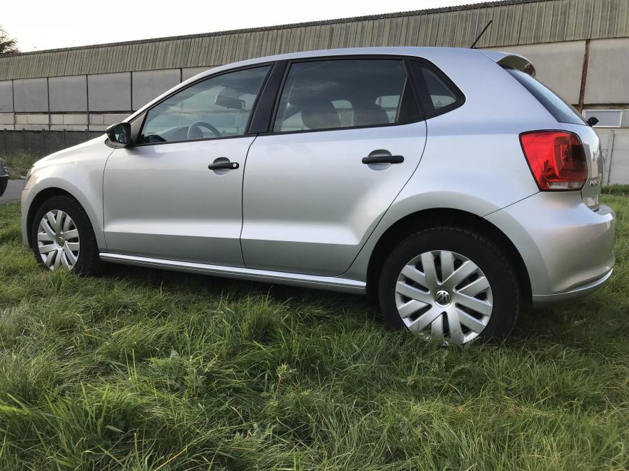 volkswagen-polo-12-2009-3.jpg