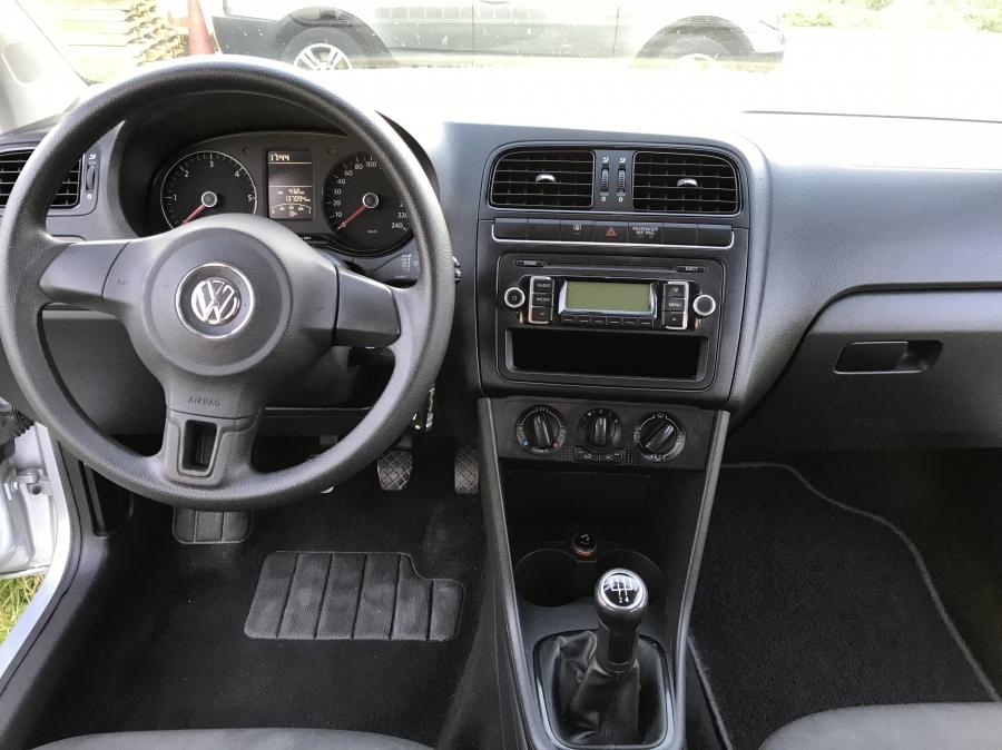 volkswagen-polo-12-2009-4.jpg
