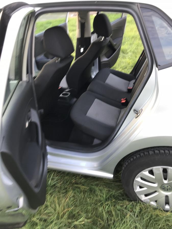 volkswagen-polo-12-2009-6.jpg