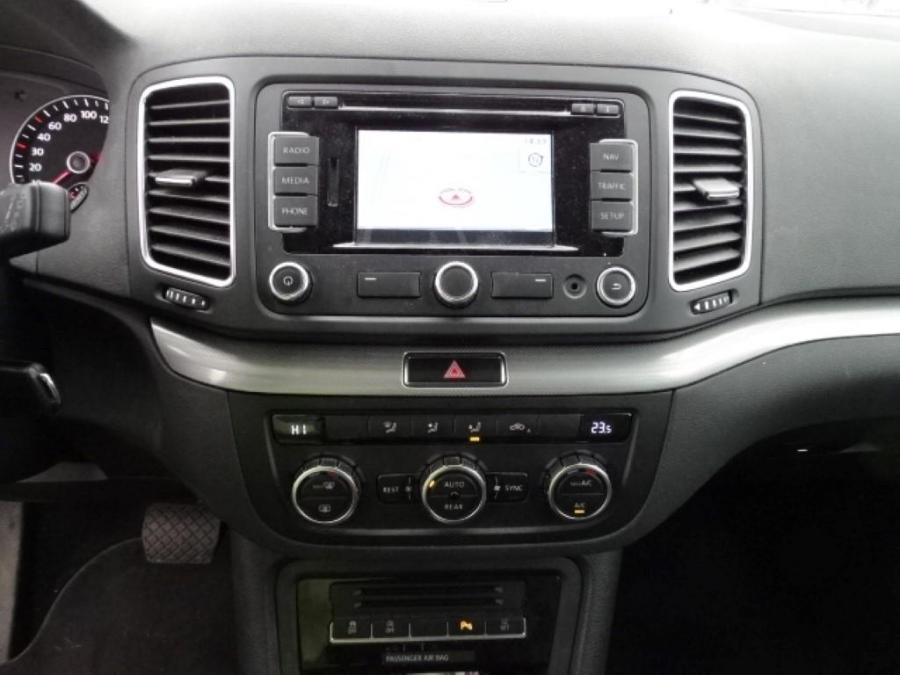 volkswagen-sharan-08-2014-5.jpg