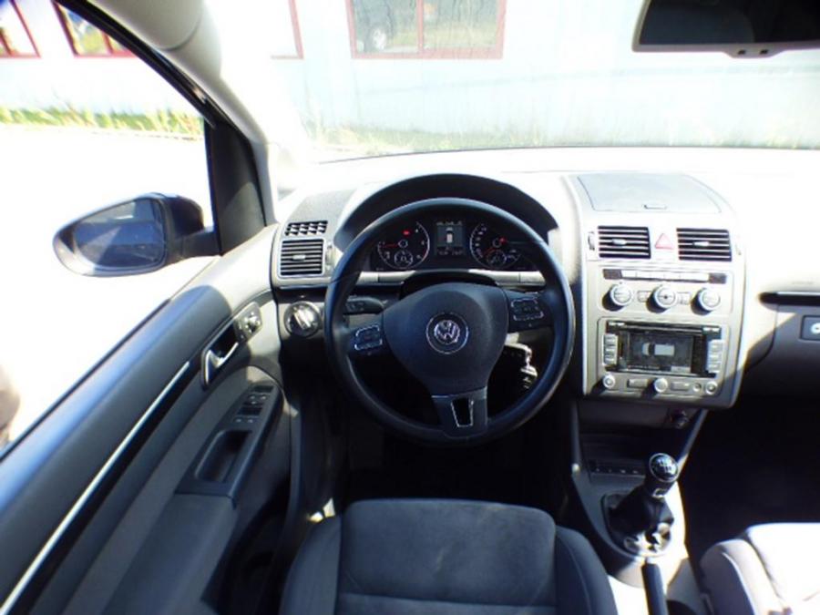 volkswagen-touran-06-2013-5.jpg
