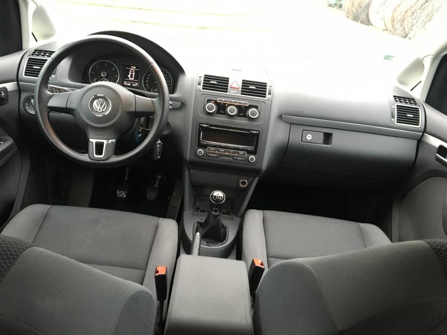 volkswagen-touran-07-2013-4.jpg