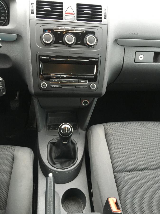 volkswagen-touran-07-2013-7.jpg