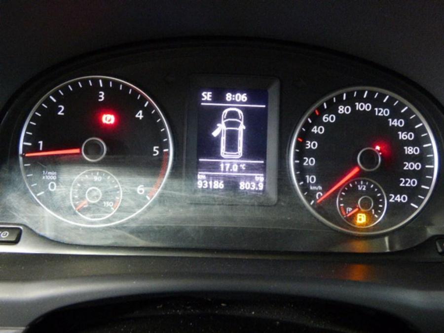 volkswagen-touran-10-2013-6.jpg